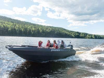 Find a boat that is suitable for your family